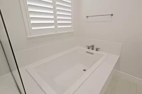 Bath - 2945 Coronado Dr, Lodi, CA 95242 photo 2 of 4