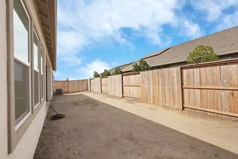 Exterior - 2945 Coronado Dr, Lodi, CA 95242 photo 7 of 9
