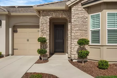 Exterior - 2945 Coronado Dr, Lodi, CA 95242 photo 4 of 9