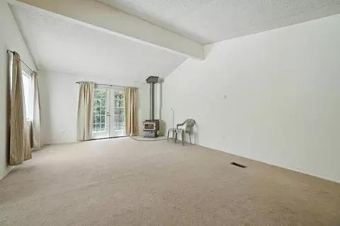 Living - 16000 Sutter Creek Rd, Sutter Creek, CA 95685 photo 6 of 9