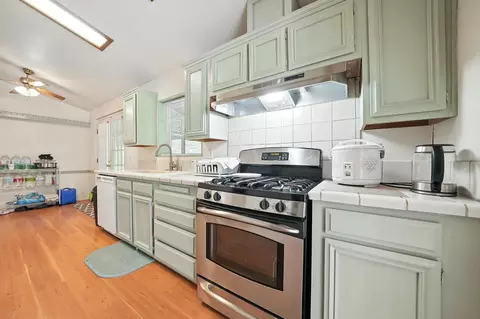 Kitchen - 16000 Sutter Creek Rd, Sutter Creek, CA 95685 photo 3 of 4
