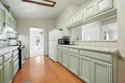 Kitchen - 16000 Sutter Creek Rd, Sutter Creek, CA 95685 photo 2 of 4