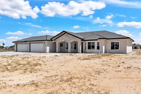 Exterior - 21035 Forest Glen Rd, Madera, CA 93638 photo 2 of 4