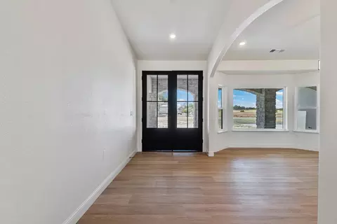 Entry Way - 21035 Forest Glen Rd, Madera, CA 93638 photo 1 of 1