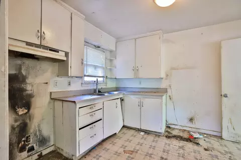 Kitchen - 2840 Hickory Ln, Placerville, CA 95667 photo 2 of 2