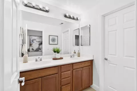 Bath - 203 Montevina Way, Hayward, CA 94545 photo 2 of 3
