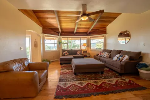 Living - 14021 Murphy Pl, Grass Valley, CA 95945 photo 2 of 3