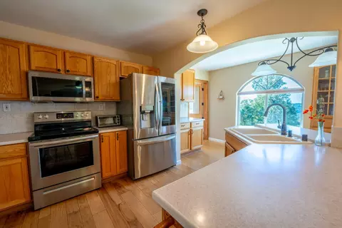 Kitchen - 14021 Murphy Pl, Grass Valley, CA 95945 photo 2 of 5