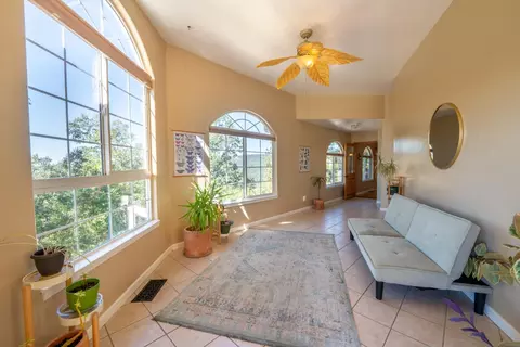Entry Way - 14021 Murphy Pl, Grass Valley, CA 95945 photo 2 of 8