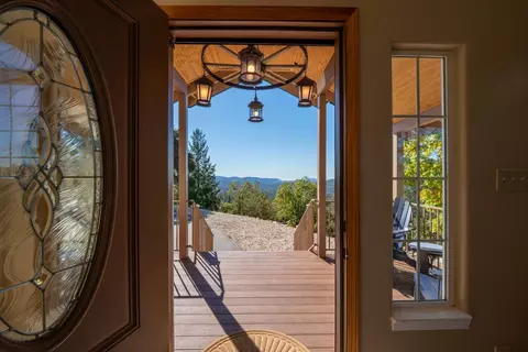 Entry Way - 14021 Murphy Pl, Grass Valley, CA 95945 photo 1 of 8