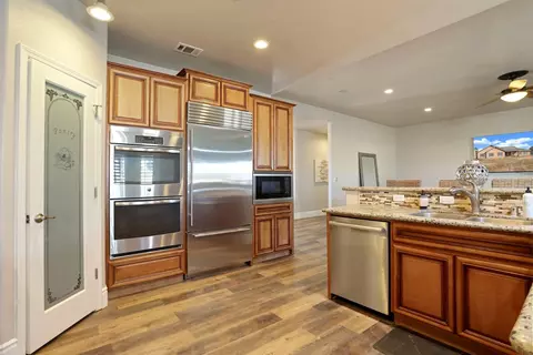 Kitchen - 21187 E Rose Clover Ln, Linden, CA 95236 photo 4 of 5