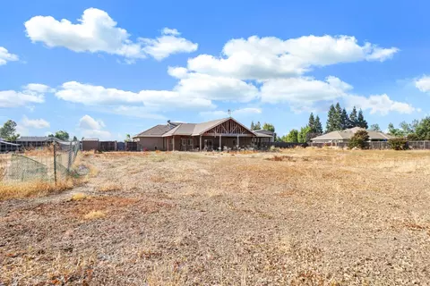 Exterior - 21187 E Rose Clover Ln, Linden, CA 95236 photo 6 of 12