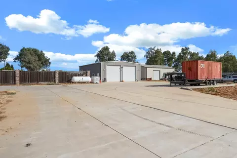 Exterior - 21187 E Rose Clover Ln, Linden, CA 95236 photo 11 of 12
