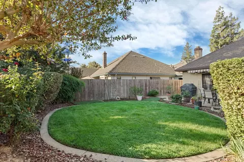 Exterior - 438 Cork Oak Way, Lodi, CA 95242 photo 6 of 11