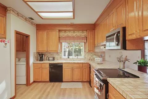 Kitchen - 438 Cork Oak Way, Lodi, CA 95242 photo 3 of 6