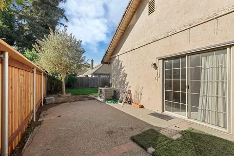 Exterior - 438 Cork Oak Way, Lodi, CA 95242 photo 9 of 11
