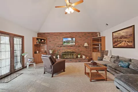 Living - 438 Cork Oak Way, Lodi, CA 95242 photo 1 of 2