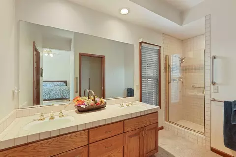 Bath - 438 Cork Oak Way, Lodi, CA 95242 photo 1 of 2