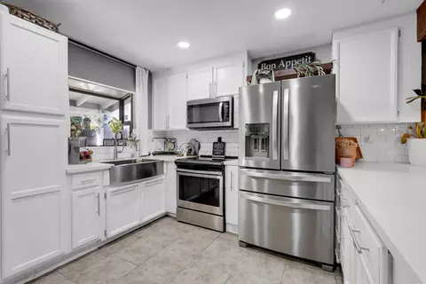 Kitchen - 2117 Norik Dr, Modesto, CA 95355 photo 3 of 3