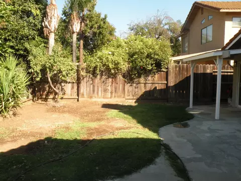 Exterior - 1005 Vindel Ln, Modesto, CA 95350 photo 3 of 7