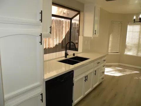 Kitchen - 1005 Vindel Ln, Modesto, CA 95350 photo 3 of 7