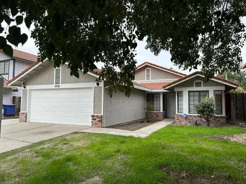 Exterior - 1005 Vindel Ln, Modesto, CA 95350 photo 2 of 7