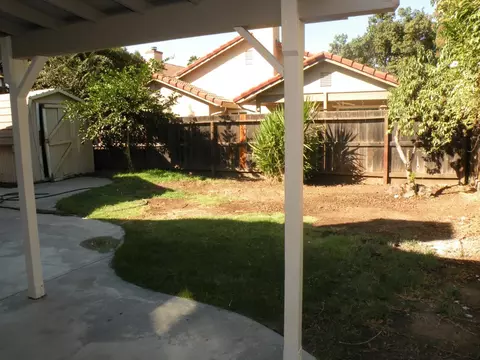 Exterior - 1005 Vindel Ln, Modesto, CA 95350 photo 4 of 7