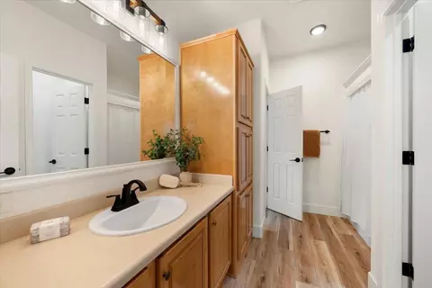 Bath - 740 Big John Ridge Dr, Colfax, CA 95713 photo 2 of 2