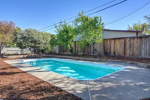 Exterior - 774 Hawthorn Ln, Davis, CA 95616 photo 6 of 7