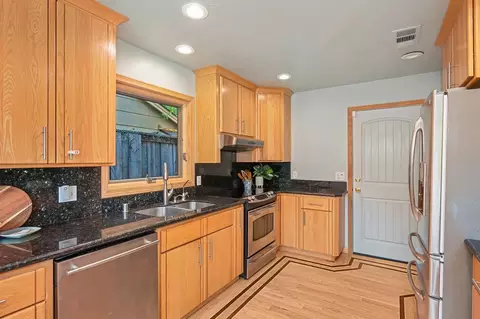 Kitchen - 774 Hawthorn Ln, Davis, CA 95616 photo 3 of 3
