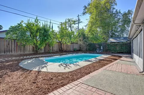 Exterior - 774 Hawthorn Ln, Davis, CA 95616 photo 5 of 7