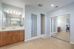 Bath - 16501 Upper Pasture, Lathrop, CA 95330 photo 2 of 3