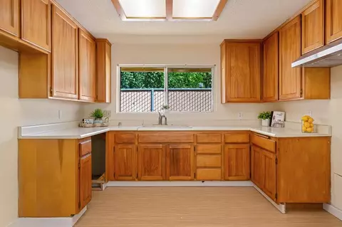 Kitchen - 19205 Geisendorfer Rd, Applegate, CA 95703 photo 1 of 3