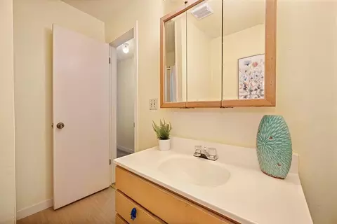 Bath - 19205 Geisendorfer Rd, Applegate, CA 95703 photo 1 of 3