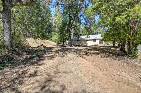Exterior - 19205 Geisendorfer Rd, Applegate, CA 95703 photo 8 of 11