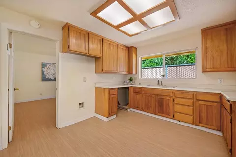 Kitchen - 19205 Geisendorfer Rd, Applegate, CA 95703 photo 2 of 3