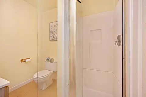 Bath - 19205 Geisendorfer Rd, Applegate, CA 95703 photo 2 of 3