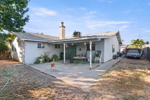Exterior - 1462 Stanley Dr, Ripon, CA 95366 photo 4 of 5