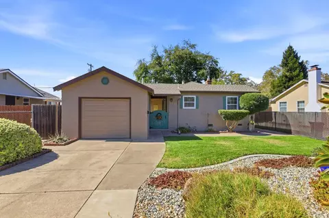 3725 Kern St, Sacramento, CA 95838