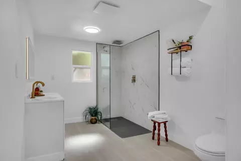 Bath - 3113 Clark St, Placerville, CA 95667 photo 1 of 5