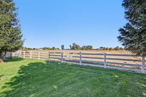 Exterior - 12647 E Tokay Colony Rd, Lodi, CA 95240 photo 23 of 26