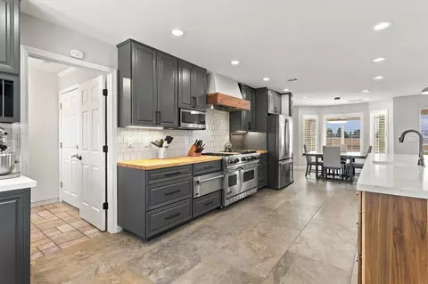 Kitchen - 12647 E Tokay Colony Rd, Lodi, CA 95240 photo 4 of 10