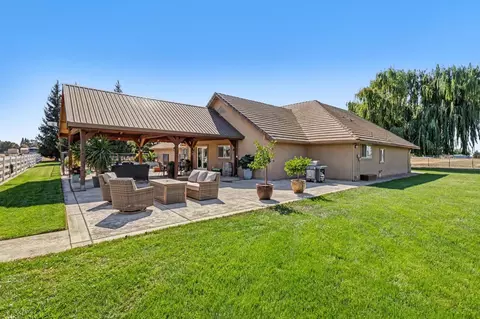 Exterior - 12647 E Tokay Colony Rd, Lodi, CA 95240 photo 4 of 26