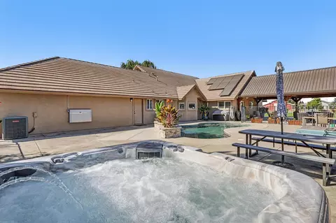 Exterior - 12647 E Tokay Colony Rd, Lodi, CA 95240 photo 14 of 26
