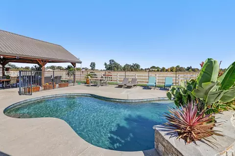 Exterior - 12647 E Tokay Colony Rd, Lodi, CA 95240 photo 16 of 26