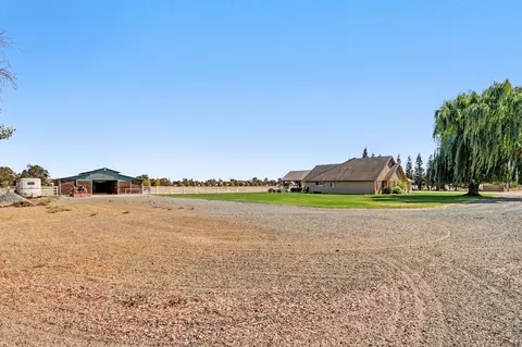 Exterior - 12647 E Tokay Colony Rd, Lodi, CA 95240 photo 18 of 26