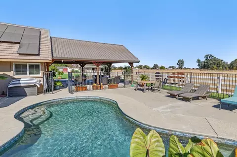 Exterior - 12647 E Tokay Colony Rd, Lodi, CA 95240 photo 17 of 26