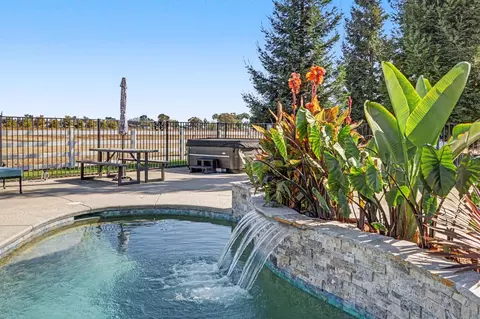 Exterior - 12647 E Tokay Colony Rd, Lodi, CA 95240 photo 11 of 26