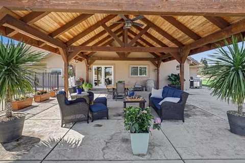 Exterior - 12647 E Tokay Colony Rd, Lodi, CA 95240 photo 8 of 26
