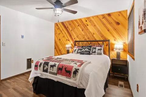 Bedroom - 2721 Sioux Trl, Arnold, CA 95223 photo 3 of 7